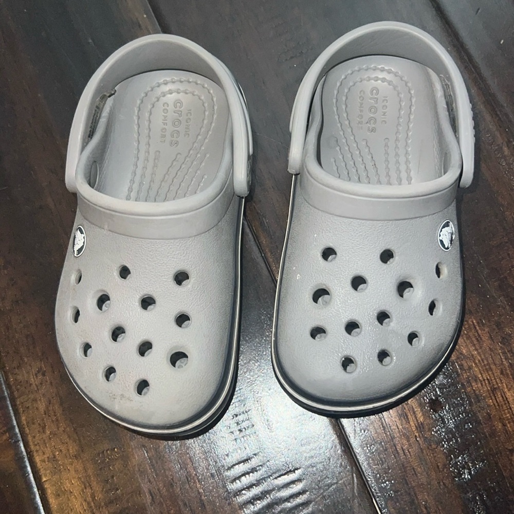 CROCS Size 7